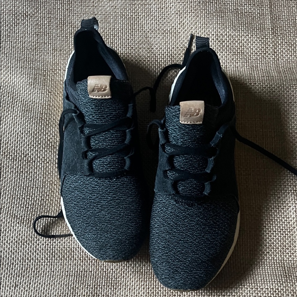 New Balance Mens Black Sneakers